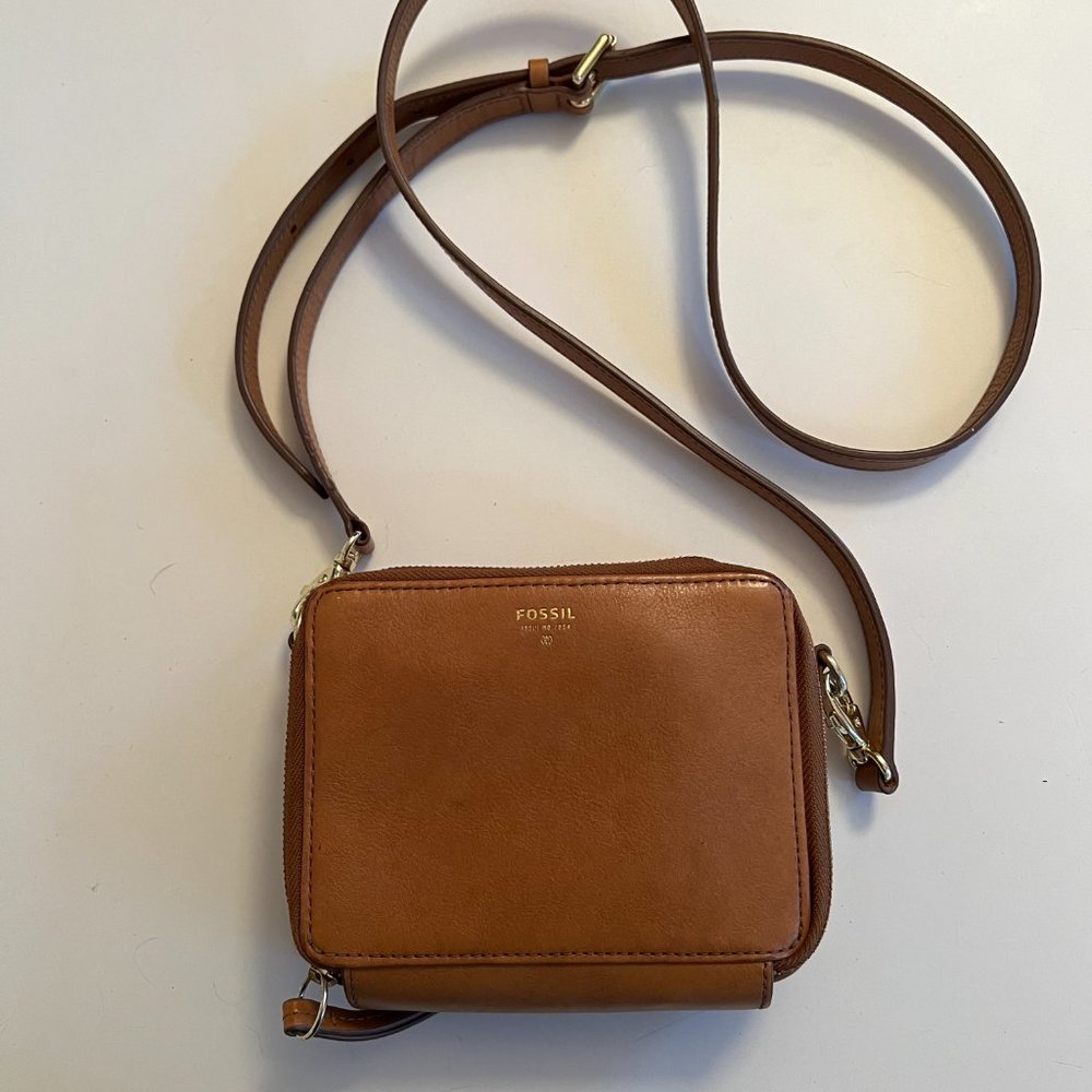 Fossil Sydney Leather Mini Organizer Crossbody in Camel
